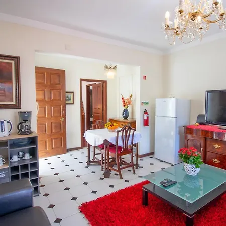 בית נופש Maravilhas House פונשל